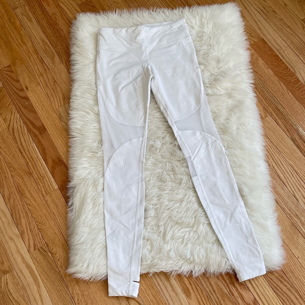 Alo Yoga
HIGH-WAIST COAST CAPRI - white - Picture 2 of 7